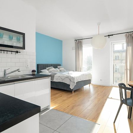 Klimatyczne I Nowoczesne Studio Very Berry W Poznaniu By Noclegi Renters المظهر الخارجي الصورة